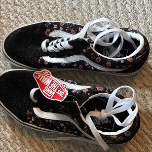 Vans Black and Pink Sneakers Classic Style